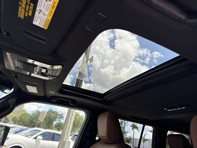 Certified 2025 Lexus GX 550 w/ Cold Area Package AWD/4WD image 22
