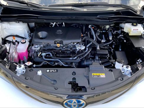 Used 2025 Toyota Sienna XSE w/ XSE Plus Package image 38