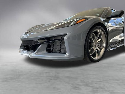 Used 2025 Chevrolet Corvette Z06 RWD image 22
