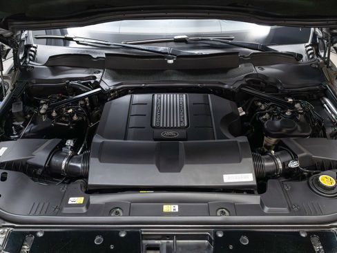 Used 2022 Land Rover Range Rover Autobiography image 32