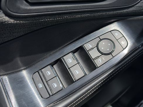 Used 2023 Nissan Rogue SV FWD image 24