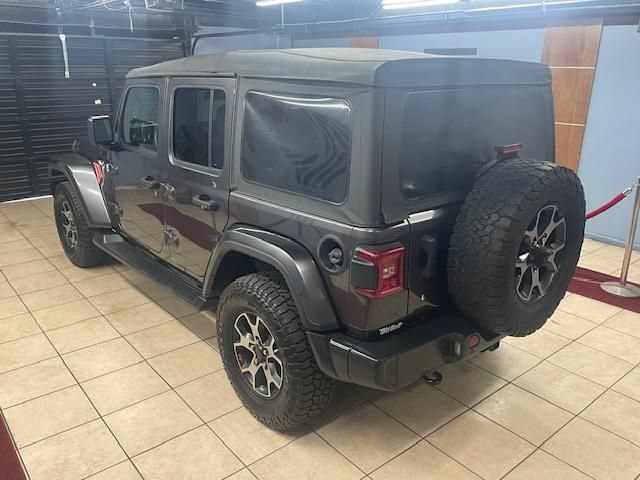 Used 2018 Jeep Wrangler Unlimited Sahara AWD/4WD image 4