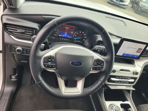 Certified 2022 Ford Explorer XLT image 30