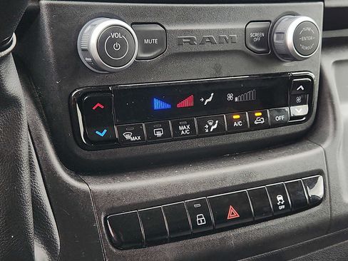 Used 2025 RAM ProMaster 2500 w/ Convenience Group FWD image 15