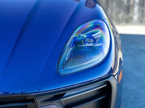 New 2026 Porsche Macan image 16