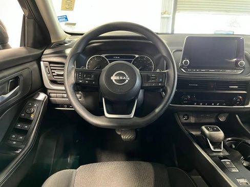 Used 2024 Nissan Rogue SV FWD image 21