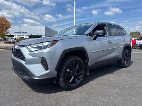 Used 2024 Toyota RAV4 LE FWD image 2