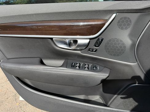Used 2018 Volvo S90 T5 Momentum w/ Momentum Plus Package FWD image 21