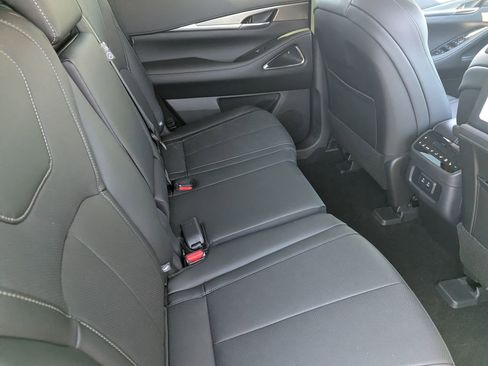 Certified 2026 INFINITI QX60 Luxe w/ Family Package image 15