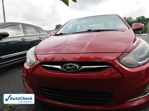 Used 2012 Hyundai Accent GLS w/ Premium Pkg 3 FWD image 2
