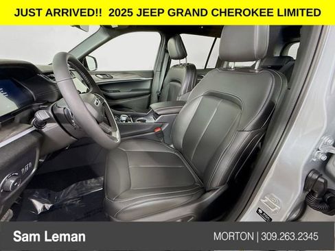 New 2025 Jeep Grand Cherokee Limited w/ Black Appearance Package image 21