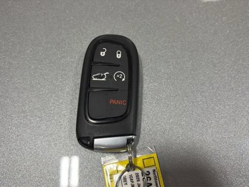 Used 2020 Jeep Cherokee Limited AWD/4WD image 31