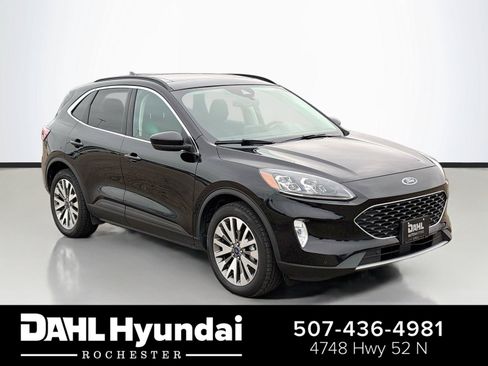 Used 2022 Ford Escape Titanium w/ Class II Trailer Tow Package AWD/4WD image 1