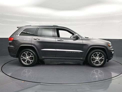 Used 2018 Jeep Grand Cherokee Limited RWD image 4