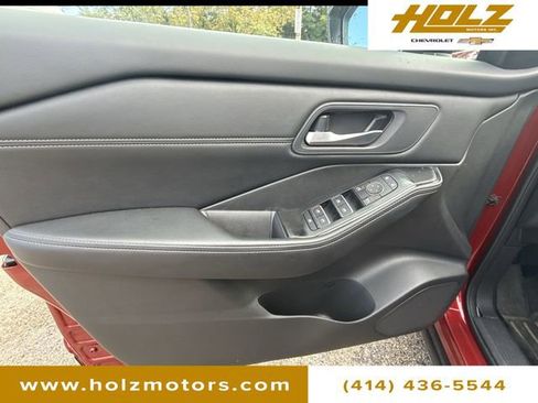 Used 2024 Nissan Rogue SL image 22