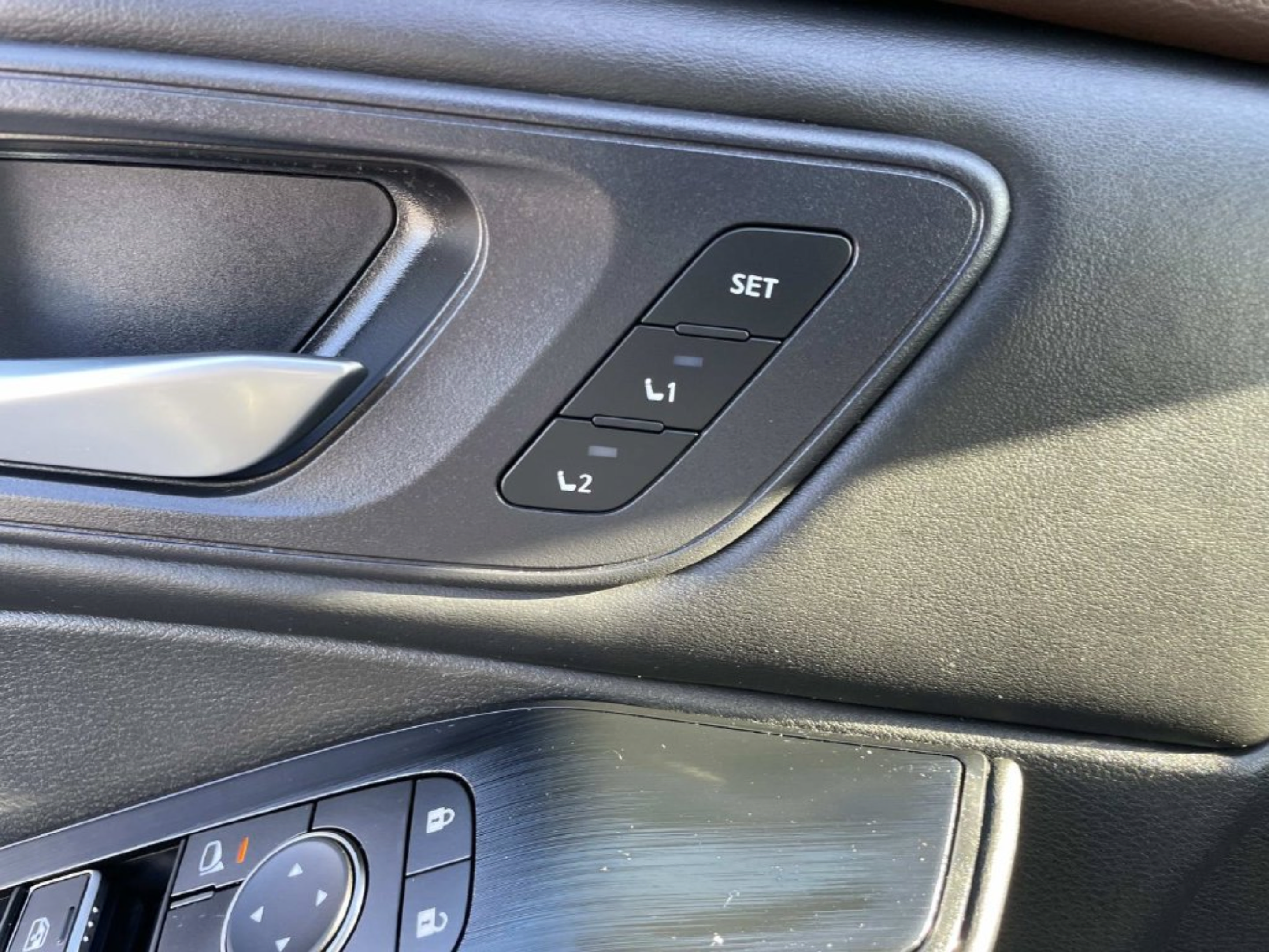 Used 2023 Nissan Rogue SL FWD image 23