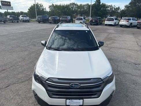 Used 2025 Subaru Forester Premium w/ Convenience Package #1 AWD/4WD image 12