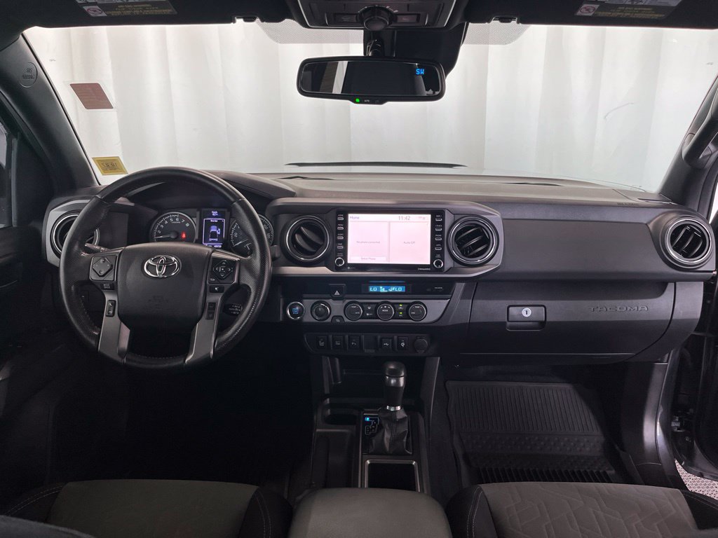 Used 2021 Toyota Tacoma TRD Off-Road w/ Technology Package AWD/4WD image 9
