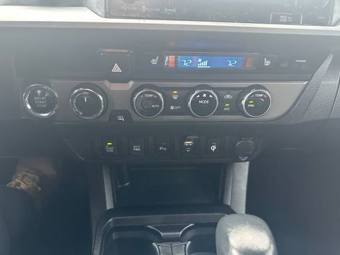 Used 2016 Toyota Tacoma TRD Sport w/ Premium & Technology Package AWD/4WD image 17