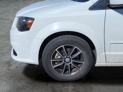 Used 2015 Dodge Grand Caravan R/T w/ Driver Convenience Group FWD image 26