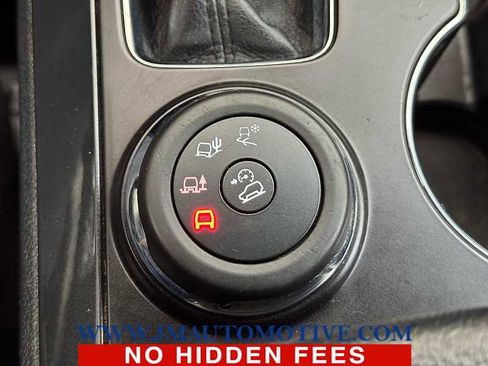 Used 2019 Ford Explorer XLT w/ Class III Trailer Tow Package image 34