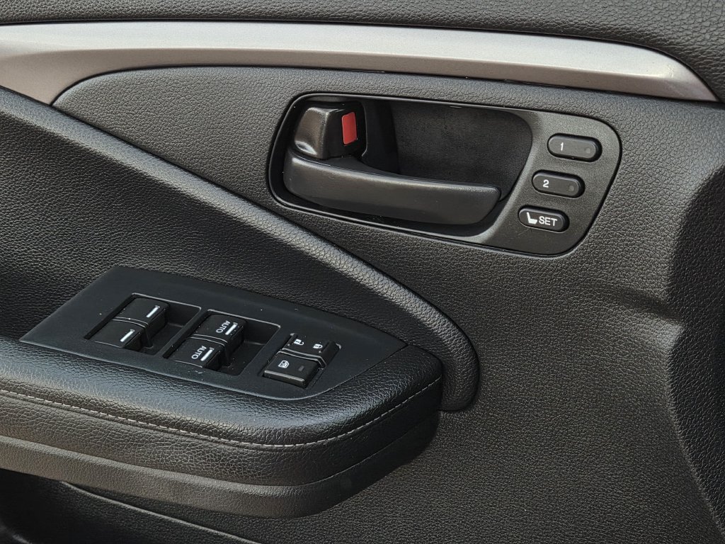 Used 2023 Honda Passport EX-L image 18