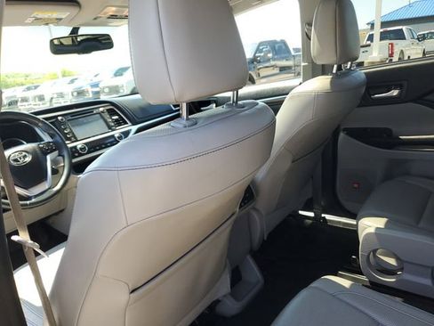 Used 2016 Toyota Highlander Limited AWD/4WD image 27