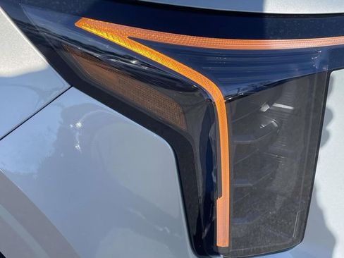 New 2026 Kia Carnival EX FWD image 12