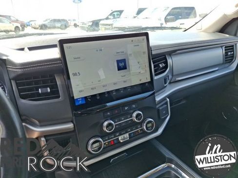Used 2024 Ford Expedition XLT AWD/4WD image 13