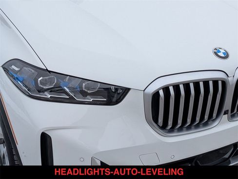 Certified 2025 BMW X5 xDrive40i w/ Premium Package image 9