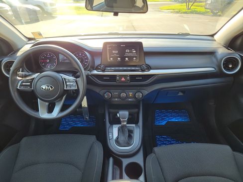 Used 2020 Kia Forte LXS FWD image 16