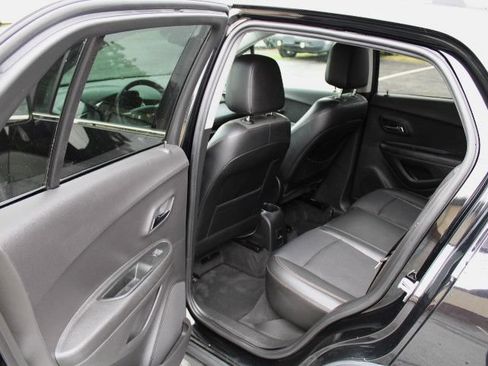 Used 2019 Chevrolet Trax LT w/ LT Convenience Package AWD/4WD image 26