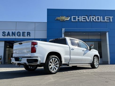 Used 2020 Chevrolet Silverado 1500 High Country w/ Technology Package image 5