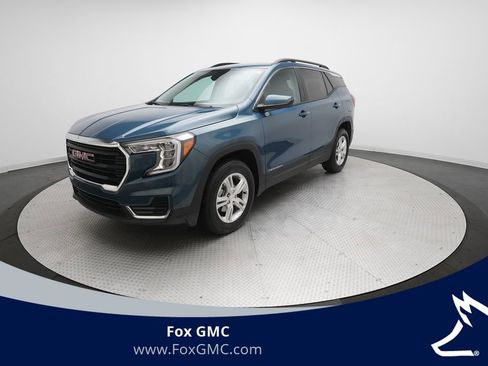 Used 2024 GMC Terrain SLE w/ Driver Convenience Package image 1