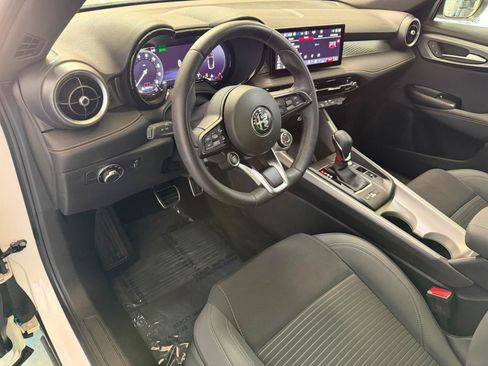 Used 2025 Alfa Romeo Tonale AWD/4WD image 14