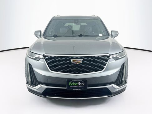 Used 2022 Cadillac XT6 Premium Luxury FWD image 2