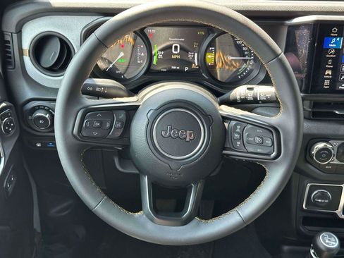 Used 2024 Jeep Wrangler Unlimited AWD/4WD image 12