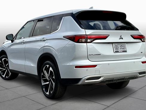Used 2023 Mitsubishi Outlander SE image 11