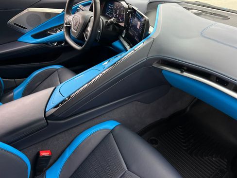 Used 2022 Chevrolet Corvette Stingray Premium Conv w/ Z51 Performance Package RWD image 13