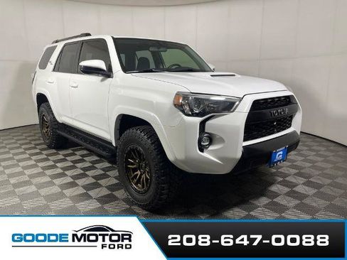 Used 2019 Toyota 4Runner TRD Off-Road AWD/4WD image 2