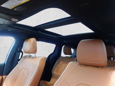 New 2026 Chrysler Pacifica Pinnacle image 15
