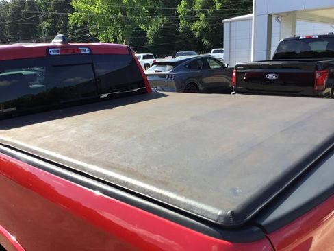 Used 2021 RAM 1500 Laramie AWD/4WD image 12