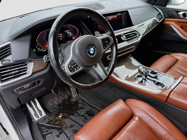 Used 2022 BMW X5 xDrive40i w/ M Sport Package AWD/4WD image 9