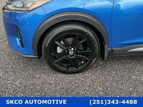 Used 2022 Nissan Kicks SR image 9