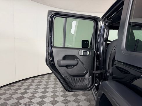 Used 2024 Jeep Wrangler Unlimited Rubicon w/ Capability Package AWD/4WD image 26