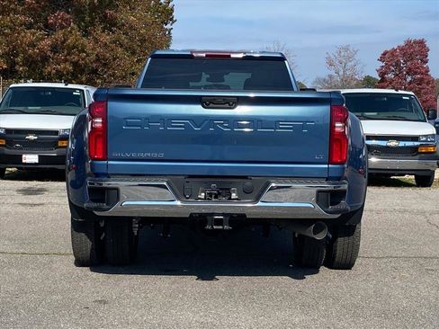 New 2026 Chevrolet Silverado 3500 LT image 4