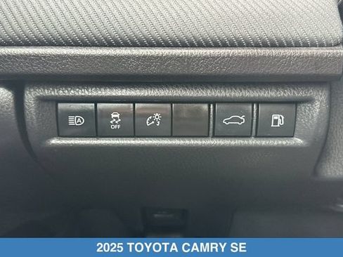Used 2025 Toyota Camry SE FWD image 29