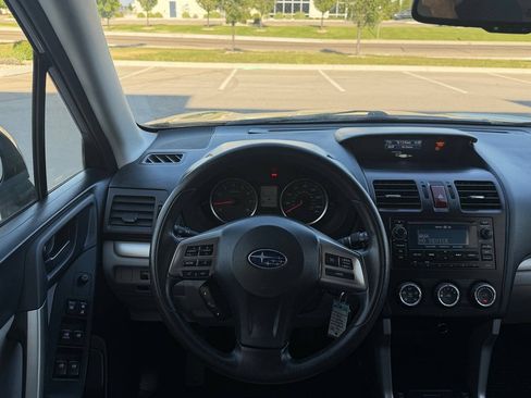 Used 2015 Subaru Forester 2.5i Premium AWD/4WD image 21
