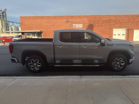 Used 2025 GMC Sierra 1500 SLT w/ SLT Premium Plus Package AWD/4WD image 3