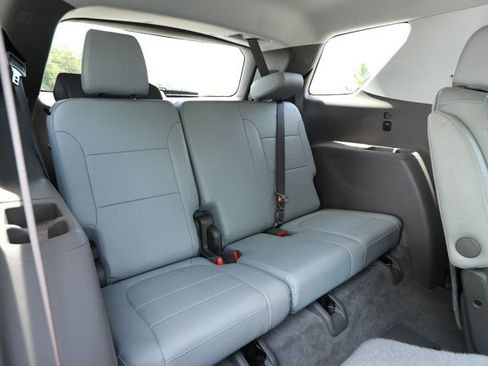 Used 2019 Chevrolet Traverse LT w/ LT Premium Package FWD image 33